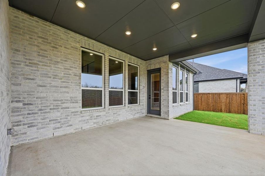 Exterior details and patio area of a home in Sonoma Verde: 70ft. lots, McLendon-Chisholm (Image 3).