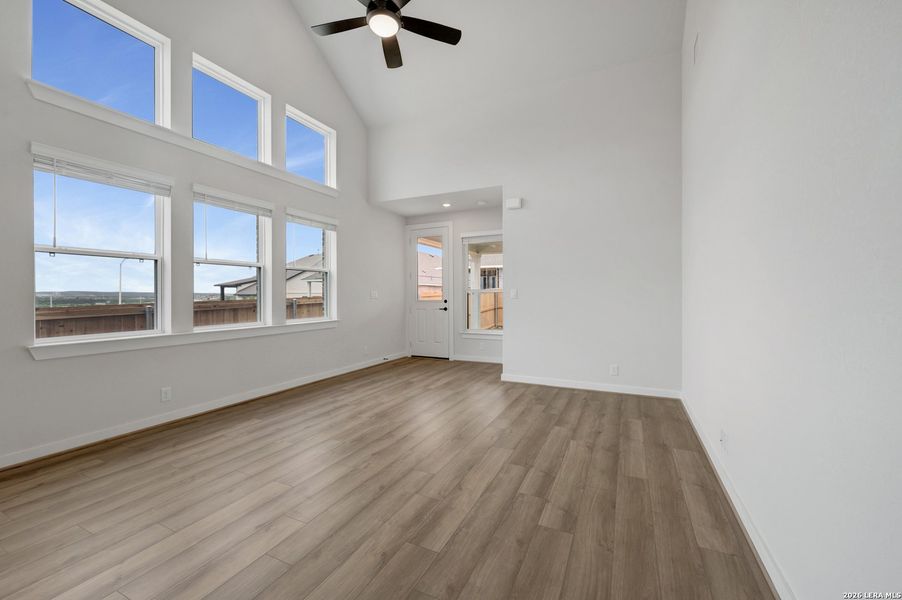 Spacious, unfurnished interior of a new home in Mayfair - Select Garden Series, New Braunfels (Image 10).