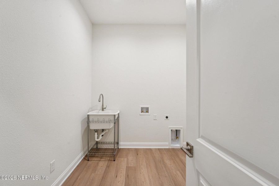 Spacious, unfurnished interior of a new home in Middlebourne, St. Johns (Image 23).