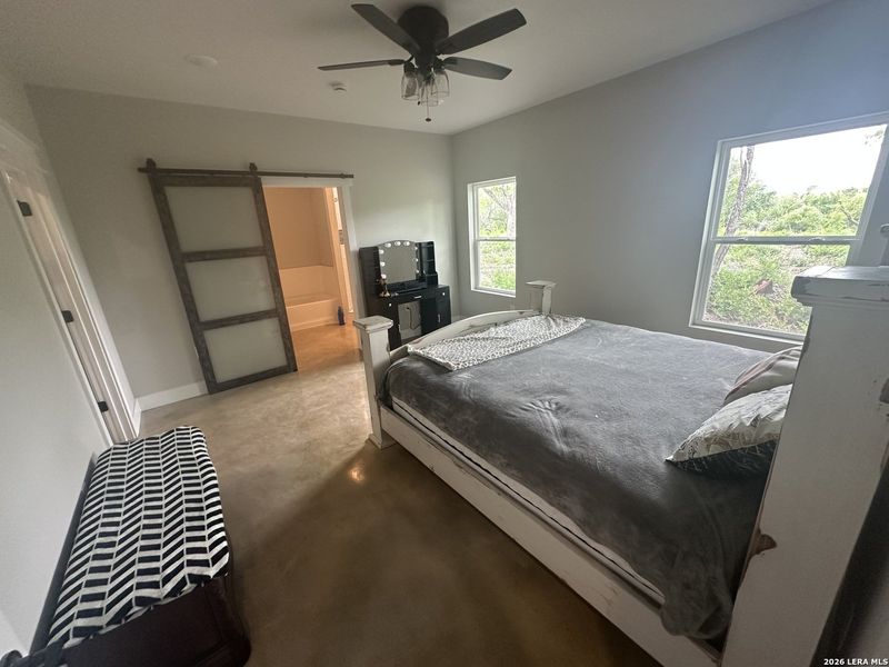 Furnished interior view inside a new home in , Karnes City (Image 10).