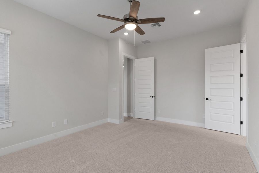 Spacious, unfurnished interior of a new home in Broken Oak, Georgetown (Image 47).