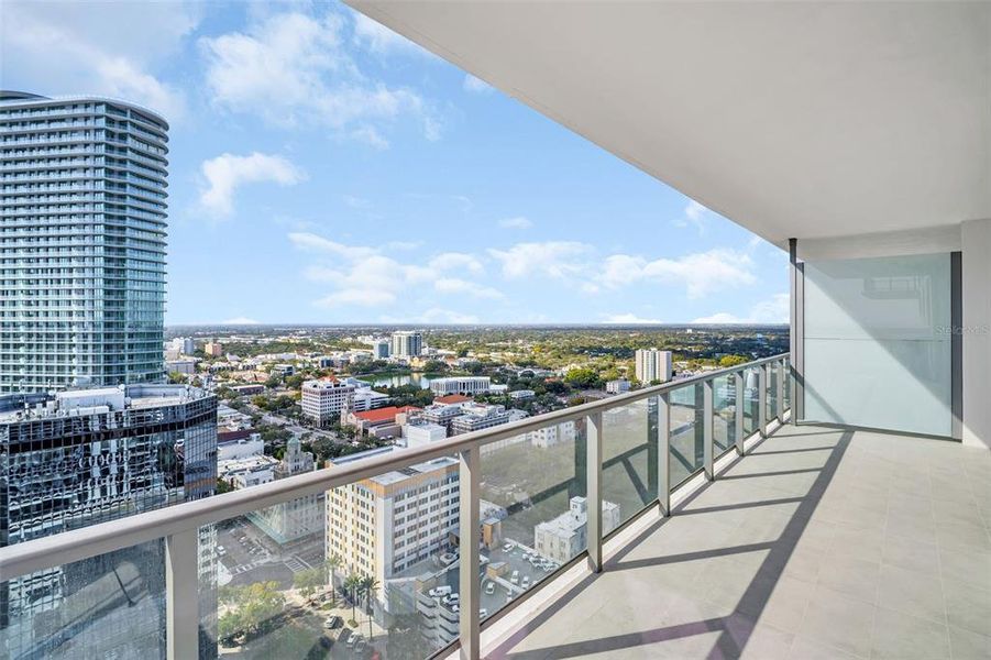 Condo located in St. Petersburg, FL showcasing its design and architecture (Image 5). Condo located in St. Petersburg, FL showcasing its design and architecture (Image 5).