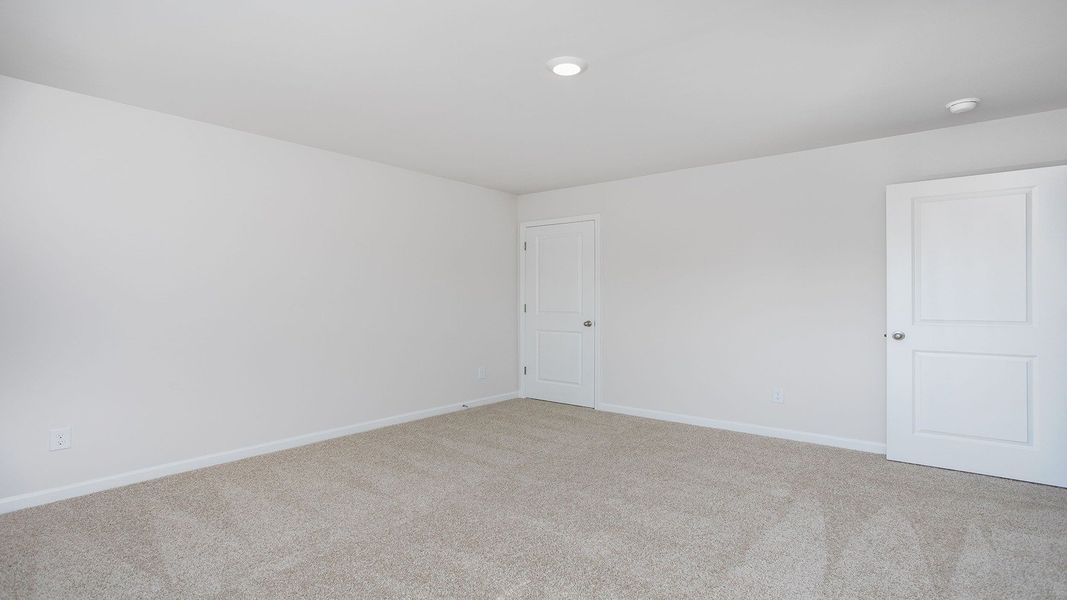 Spacious, unfurnished interior of a new home in Middleton, Greensboro (Image 18).