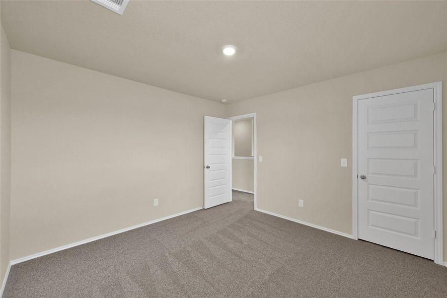 Spacious, unfurnished interior of a new home in Lakes at Black Oak, Magnolia (Image 24).