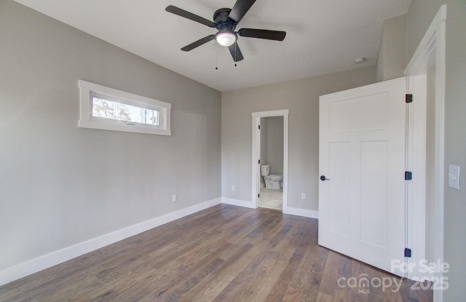 Spacious, unfurnished interior of a new home in , Asheville (Image 20).