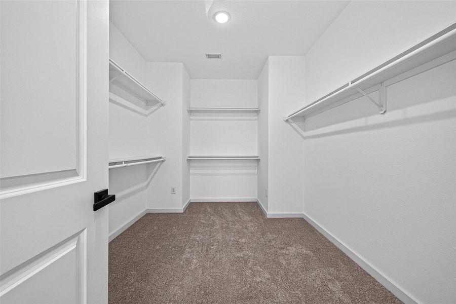 Spacious, unfurnished interior of a new home in , Conroe (Image 21).