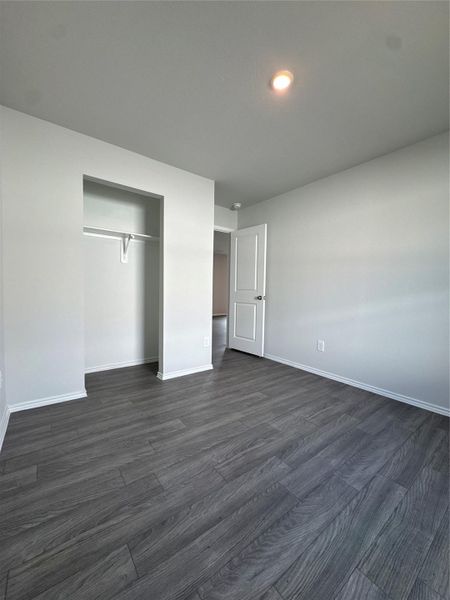 Spacious, unfurnished interior of a new home in Santa Fe, Cleveland (Image 20).