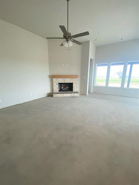 Spacious, unfurnished interior of a new home in Clear Sky Addition, Valley View (Image 5).