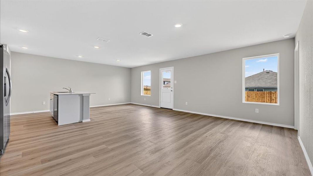 Spacious, unfurnished interior of a new home in , Hillsboro (Image 12).
