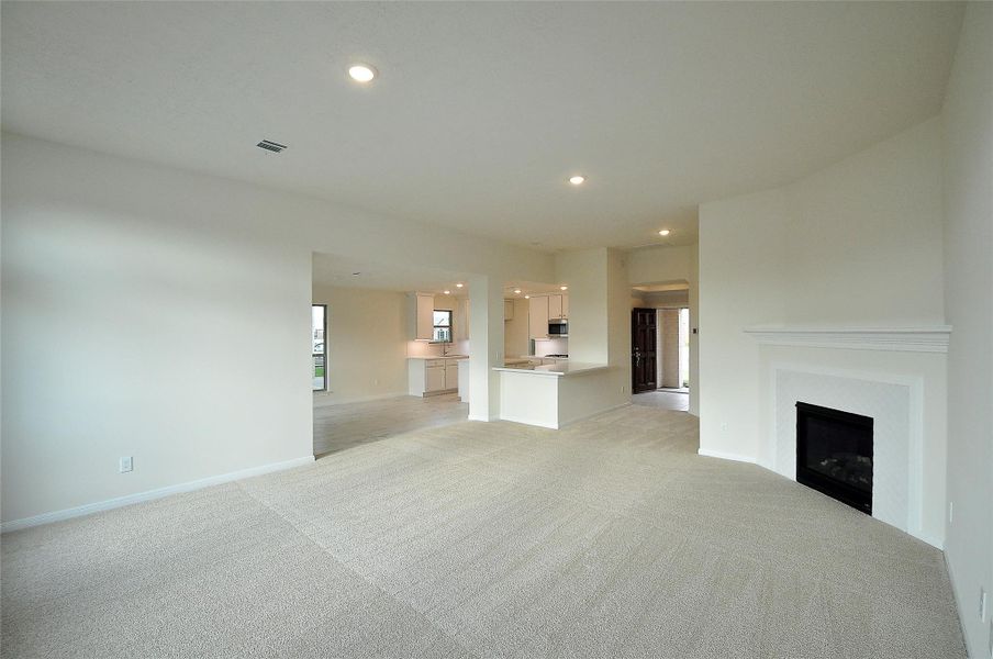 Remotely controlled and directly vented gas fireplace.  Enjoy it and then click it off and go to bed. Easy.