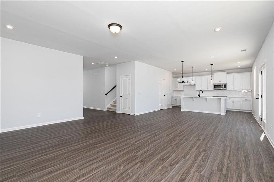 Spacious, unfurnished interior of a new home in , Powder Springs (Image 12).