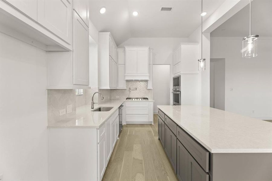 16_621 Hidden Lakes-Kitchen-3