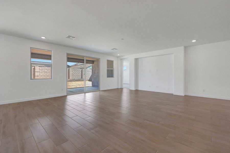 Spacious, unfurnished interior of a new home in Miravida, Surprise (Image 9).
