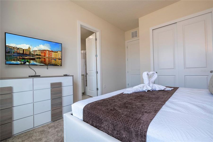 Furnished interior view inside a new home in , Kissimmee (Image 18).