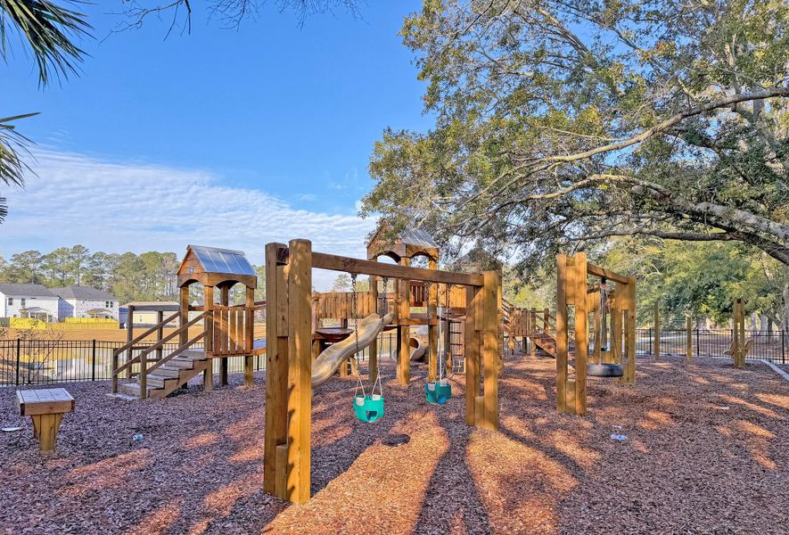 Community amenities in Six Oaks, Summerville (Image 55). Community amenities in Six Oaks, Summerville (Image 55).