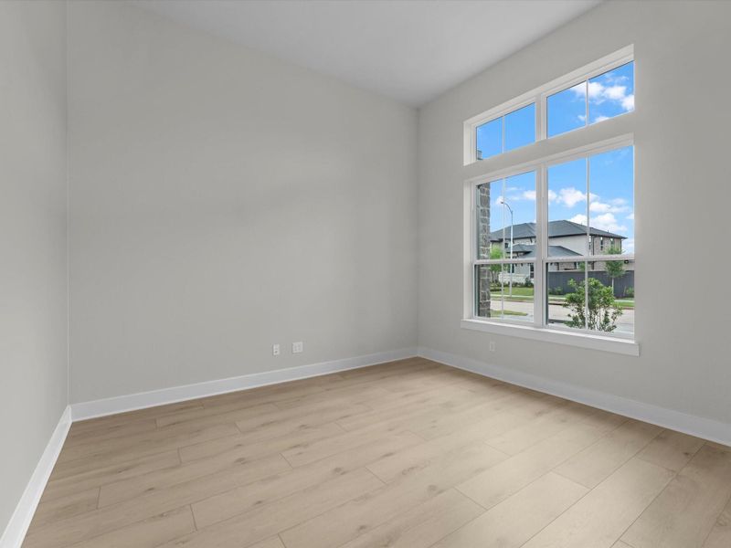 Spacious, unfurnished interior of a new home in Harvest Green, Richmond (Image 16).