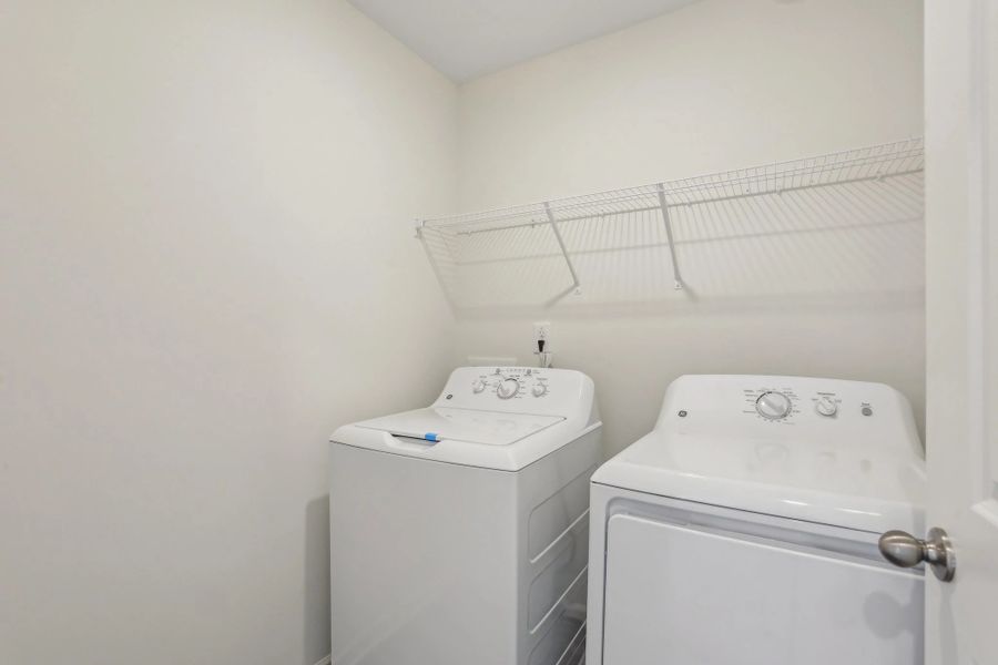 Representative interior finishes for a home built from the Echo by Starlight Homes in Kendall Grove, McDonough (Image 19).