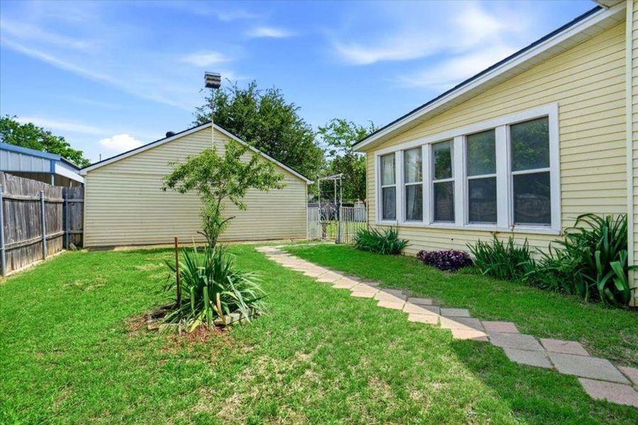 Exterior details and patio area of a home in , Itasca (Image 25).