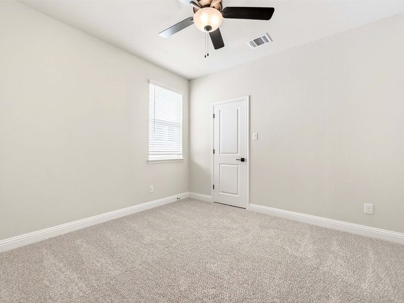 Spacious, unfurnished interior of a new home in Parks at Foster Crossing, Anna (Image 28).