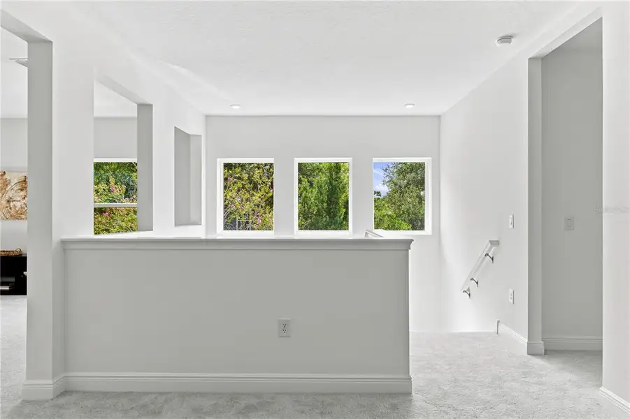 Spacious, unfurnished interior of a new home in , Tampa (Image 29).