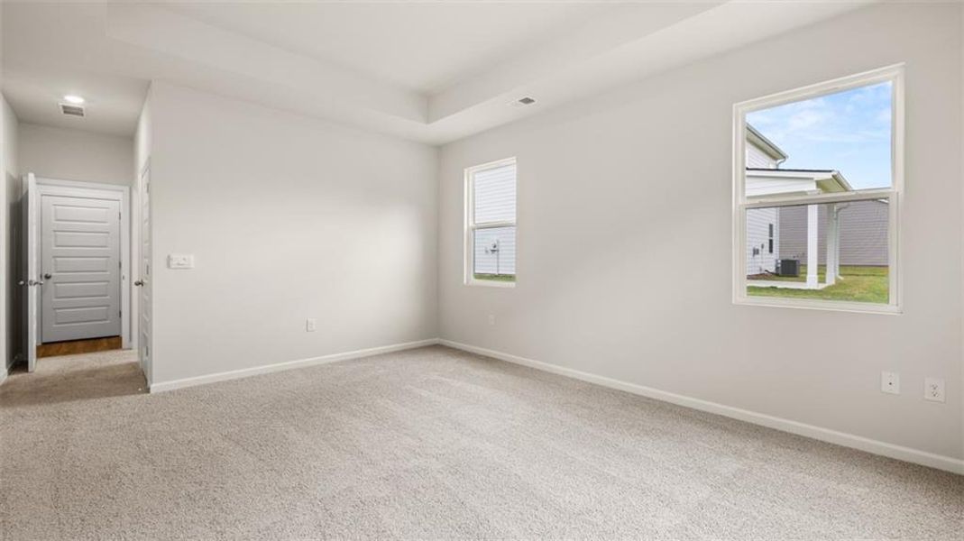 Spacious, unfurnished interior of a new home in Bridle Creek, Locust Grove (Image 27).