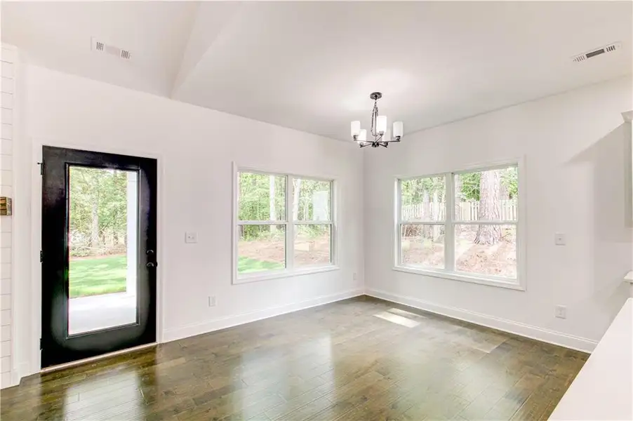 Spacious, unfurnished interior of a new home in , Villa Rica (Image 49).
