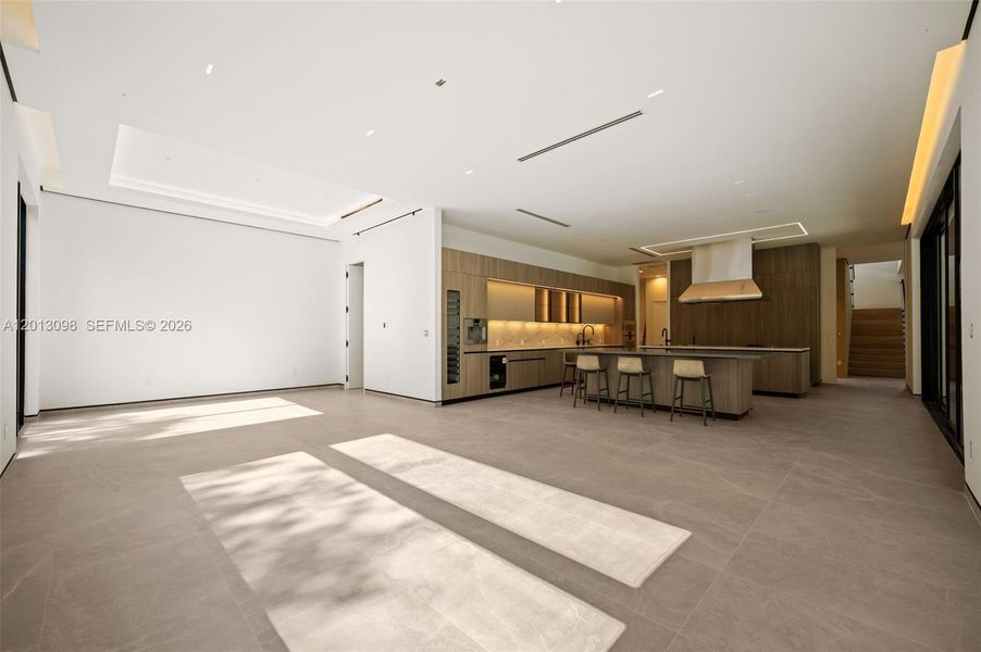 Spacious, unfurnished interior of a new home in , Miami (Image 33).