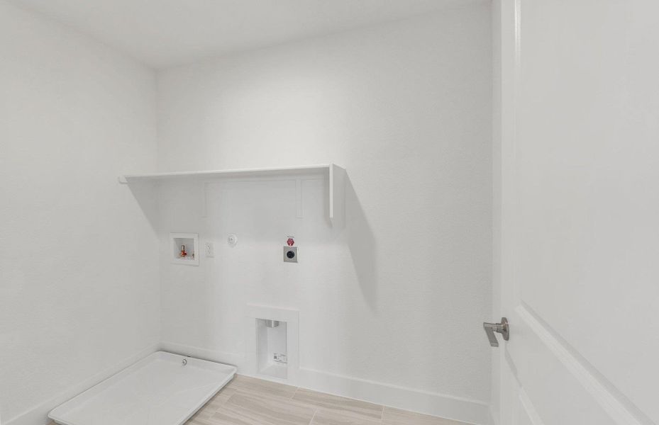 Spacious, unfurnished interior of a new home in Cameron Place, Austin (Image 12).