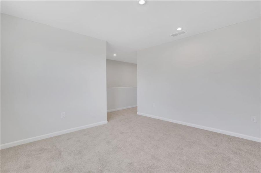 Spacious, unfurnished interior of a new home in Summertree, Stone Mountain (Image 30).