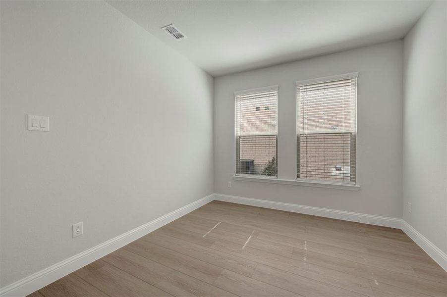 Spacious, unfurnished interior of a new home in Aster Park, McKinney (Image 27).