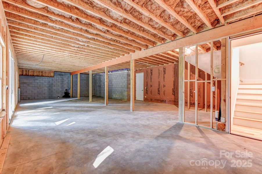 Spacious, unfurnished interior of a new home in , Mills River (Image 34).