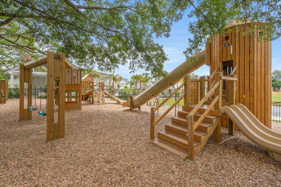 Community amenities in Six Oaks, Summerville (Image 45).