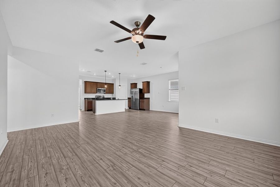 Spacious, unfurnished interior of a new home in River Ridge, Crandall (Image 15).