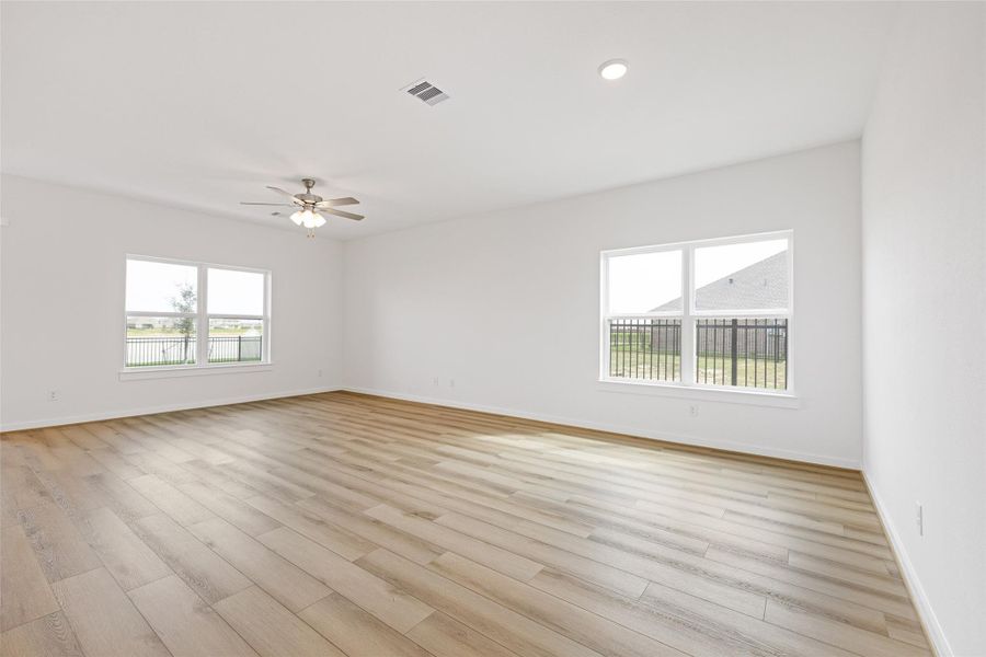 Spacious, unfurnished interior of a new home in Sunterra, Katy (Image 19). Spacious, unfurnished interior of a new home in Sunterra, Katy (Image 19).