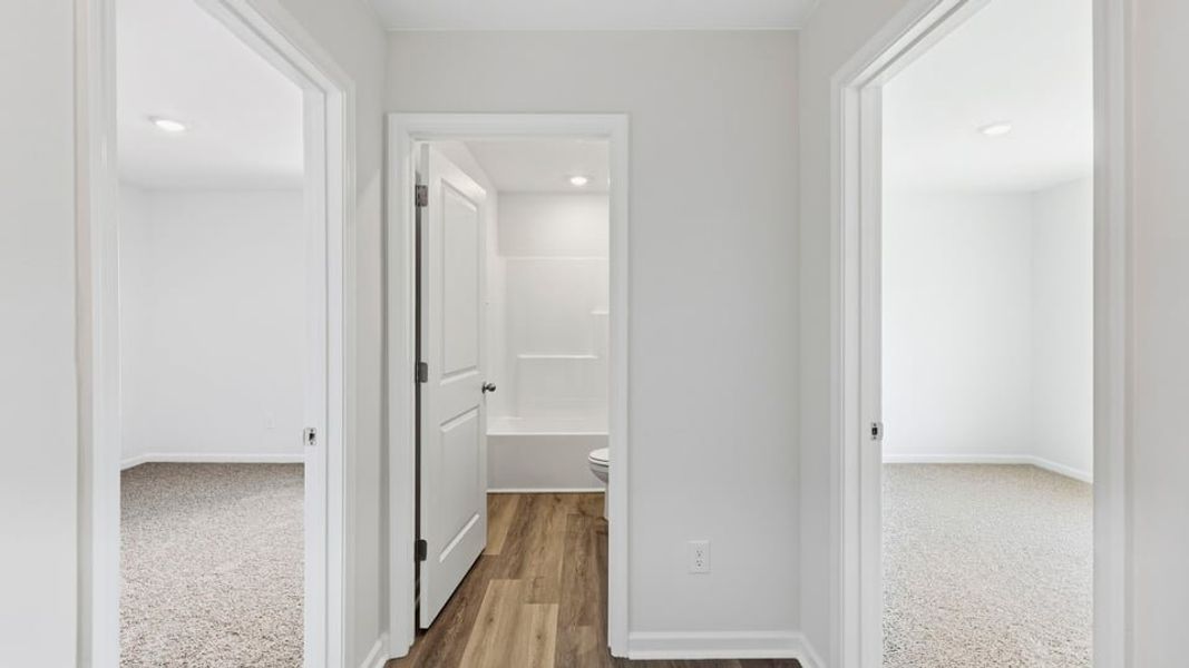 Spacious, unfurnished interior of a new home in Seneca Falls, Seneca (Image 18).