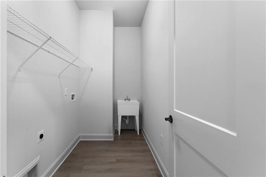 Spacious, unfurnished interior of a new home in , Waleska (Image 16).
