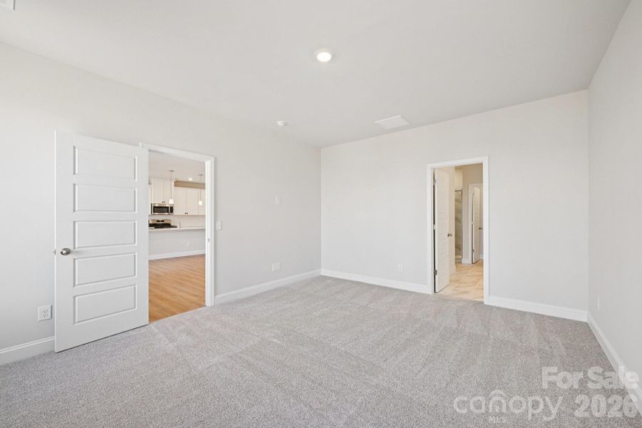 Spacious, unfurnished interior of a new home in , Cramerton (Image 17).