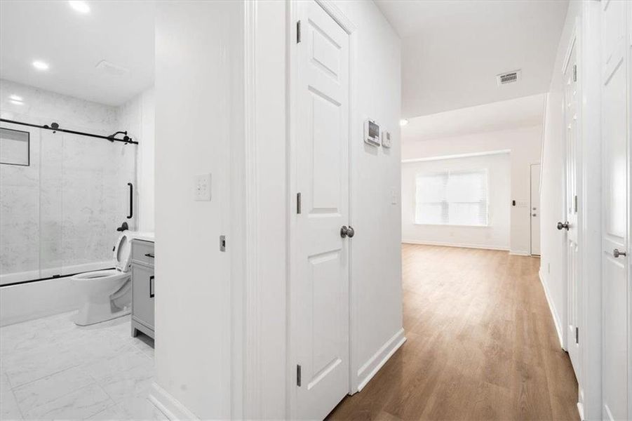 Spacious, unfurnished interior of a new home in , Union City (Image 20). Spacious, unfurnished interior of a new home in , Union City (Image 20).