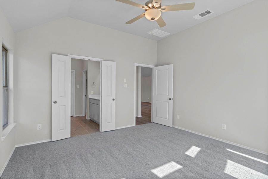 Spacious, unfurnished interior of a new home in Grand Central Park, Conroe (Image 19). Spacious, unfurnished interior of a new home in Grand Central Park, Conroe (Image 19).