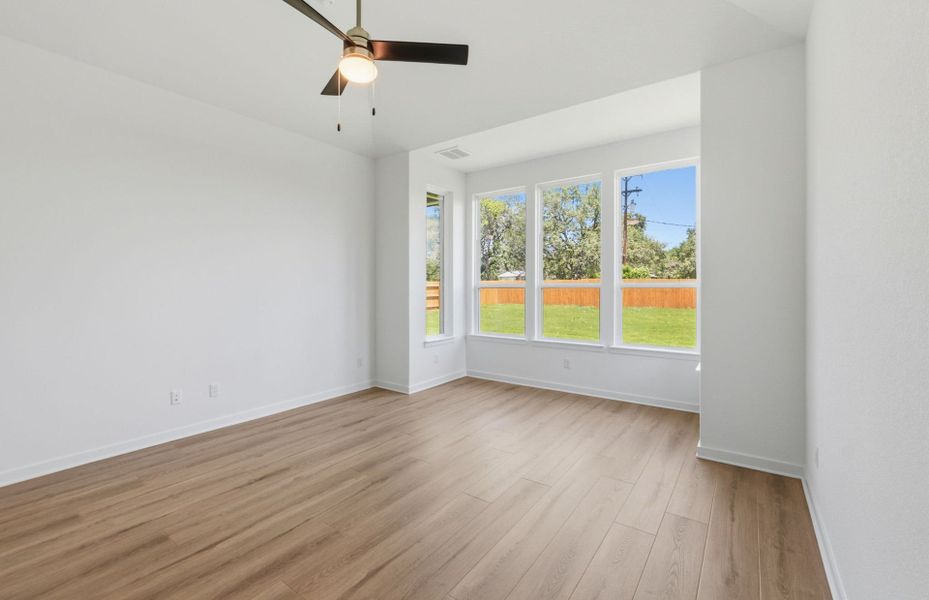 Spacious, unfurnished interior of a new home in 6 Creeks, Kyle (Image 15).