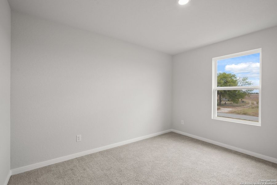 Spacious, unfurnished interior of a new home in Dauer Ranch, New Braunfels (Image 27). Spacious, unfurnished interior of a new home in Dauer Ranch, New Braunfels (Image 27).