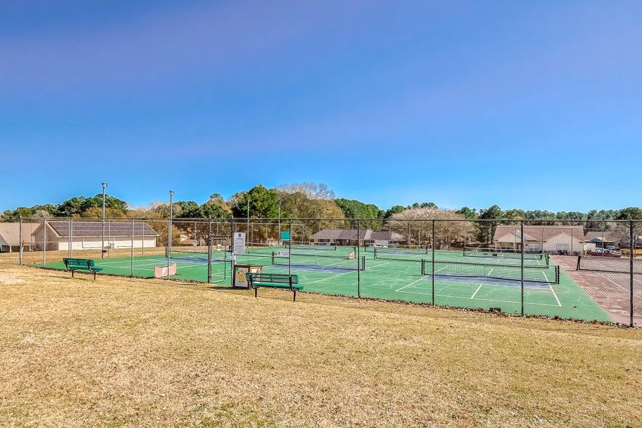 Community amenities in , Trinity (Image 19).