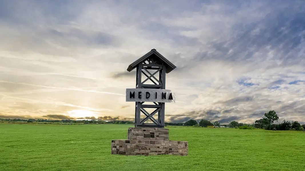 Image 11 of a home in Medina.