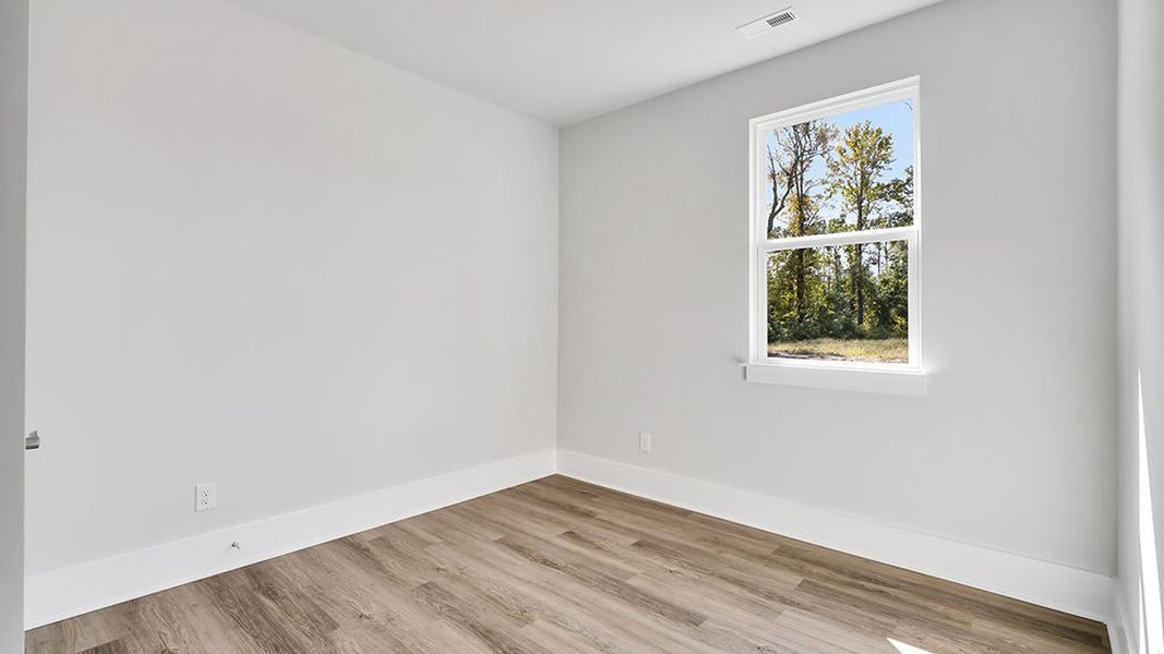 Spacious, unfurnished interior of a new home in Rolling Hills, Bolivia (Image 14).