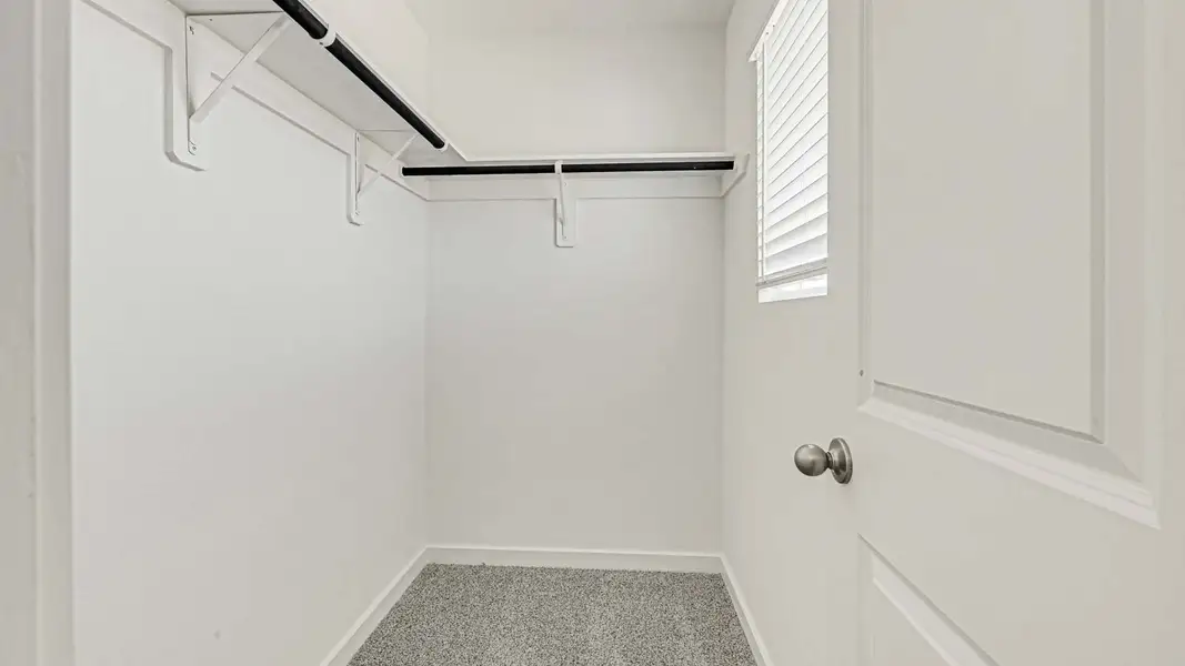 Spacious, unfurnished interior of a new home in Holly Ridge, Rosenberg (Image 13).