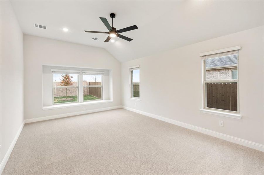 Spacious, unfurnished interior of a new home in Villages of Hurricane Creek, Anna (Image 21).