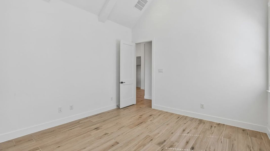 Spacious, unfurnished interior of a new home in Artavia, Conroe (Image 38).