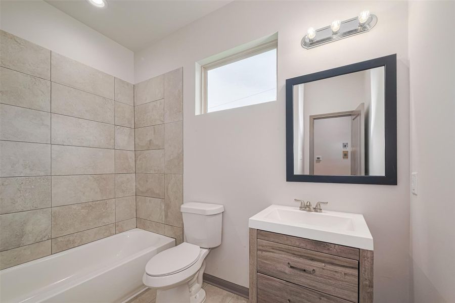 Image 33 of a home in . Image 33 of a home in .