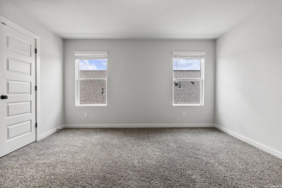 Spacious, unfurnished interior of a new home in Talley Fields, San Antonio (Image 23).