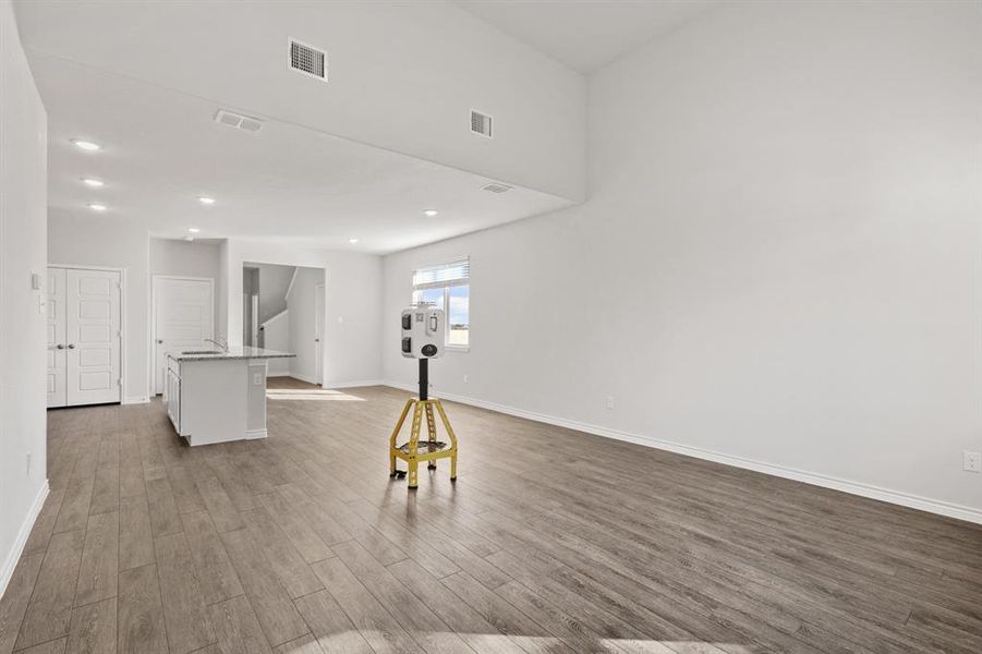 Spacious, unfurnished interior of a new home in Sycamore Landing, Fort Worth (Image 21).